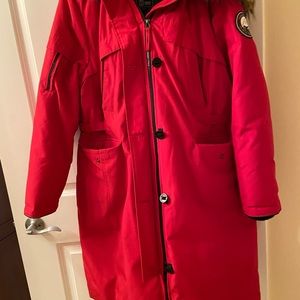 Very warm and beautiful red coat.  Size large